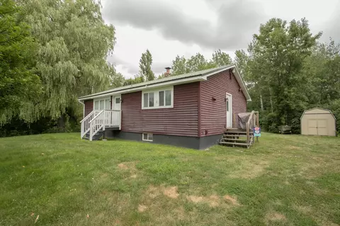 19 North St, Enfield, ME 04493