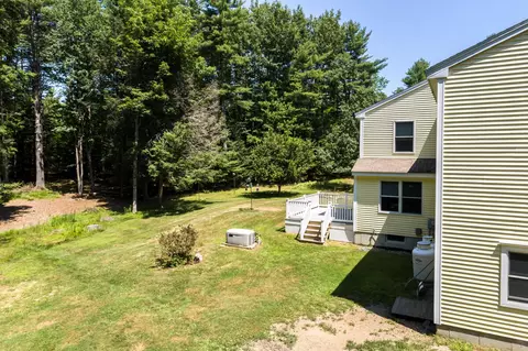 Exterior - 9 Strawberry Patch Ln, Freeport, ME 04032 photo 5 of 13
