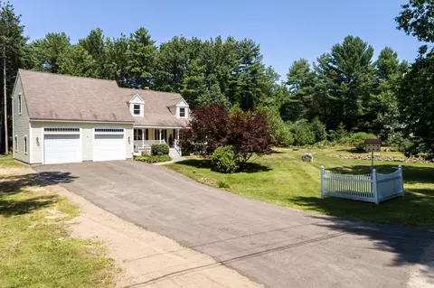 Exterior - 9 Strawberry Patch Ln, Freeport, ME 04032 photo 9 of 13