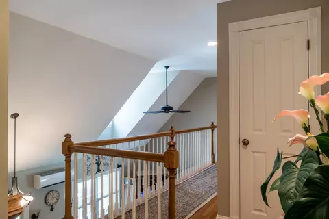 Entry Way - 9 Strawberry Patch Ln, Freeport, ME 04032 photo 2 of 4