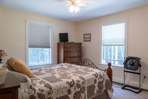 Bedroom - 9 Strawberry Patch Ln, Freeport, ME 04032 photo 6 of 11