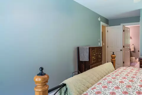 Bedroom - 9 Strawberry Patch Ln, Freeport, ME 04032 photo 4 of 11
