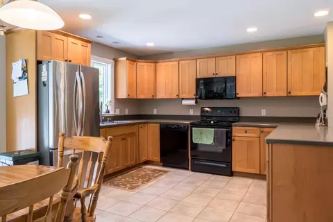 Kitchen - 9 Strawberry Patch Ln, Freeport, ME 04032 photo 1 of 6