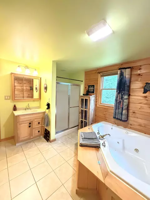 Bath - 31 Welch Dr, Casco, ME 04015 photo 4 of 4