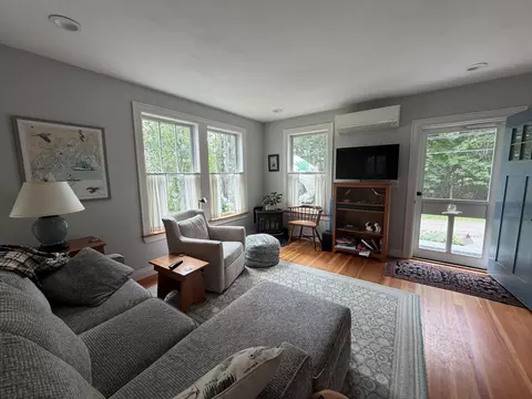 Living - 5 Riverview, Freeport, ME 04032 photo 1 of 2