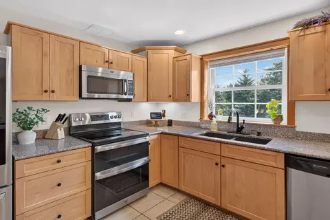 Kitchen - 8 Bald Eagle Dr #8, Brewer, ME 04412 photo 4 of 5