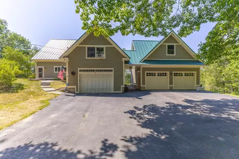1 Benjamin Dr, Hallowell, ME 04347