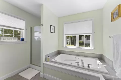Bath - 5 Cambridge Dr, Hermon, ME 04401 photo 2 of 4