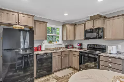 Kitchen - 117 Sparrow Dr, Augusta, ME 04330 photo 1 of 3