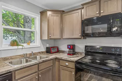 Kitchen - 117 Sparrow Dr, Augusta, ME 04330 photo 2 of 3