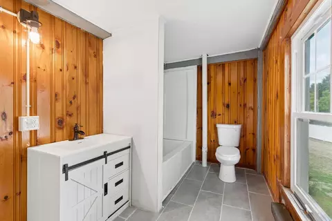 Bath - 1 Marigold Ln, Windham, ME 04062 photo 2 of 2