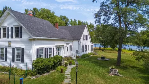 139 Oregon Rd, Islesboro, ME 04848