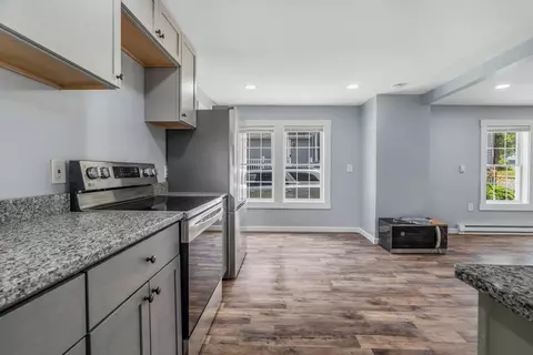 Entry Way - 40 Pendleton St, Brewer, ME 04412 photo 1 of 6