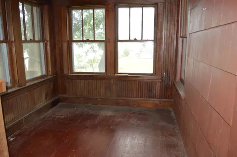Exterior - 227 Cony Rd, Augusta, ME 04330 photo 5 of 11