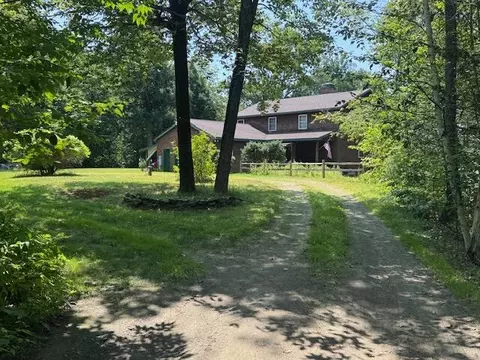 89 Lenfest Rd, Palermo, ME 04354