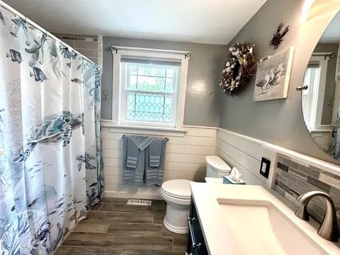 Bath - 60 Forbes Ln, Windham, ME 04062 photo 1 of 3