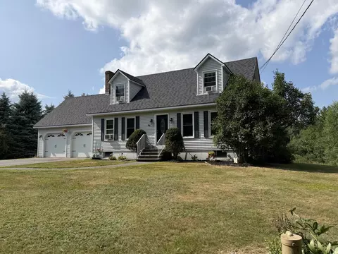 84 Meadow Rd, Winterport, ME 04496