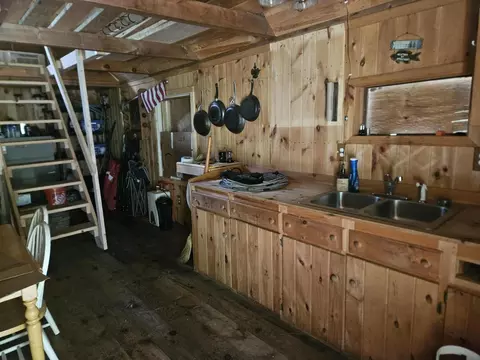 877 S Lagrange Rd, Bradford, ME 04410