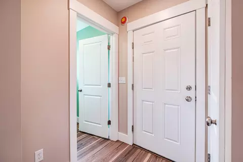Entry Way - 18 Green St, Westbrook, ME 04092 photo 2 of 13