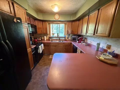 Kitchen - 1 County Rd, Greene, ME 04236 photo 4 of 10