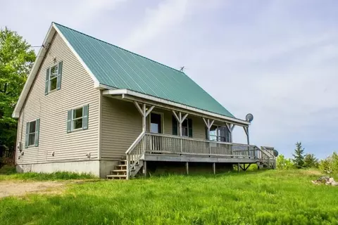 92 5 Corners Rd, New Sharon, ME 04955