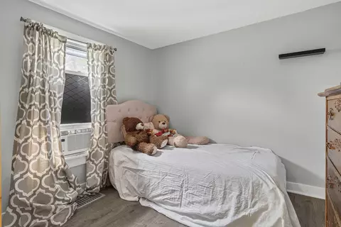 Bedroom - 748 Riverside Dr, Augusta, ME 04330 photo 3 of 8