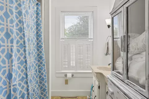 Bath - 748 Riverside Dr, Augusta, ME 04330 photo 1 of 4