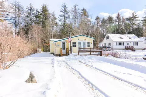 65 Kennebec Dr, Lebanon, ME 04027
