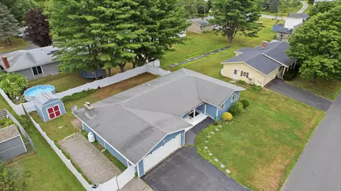 View/Area - 7 Champlain Ave, Lewiston, ME 04240 photo 3 of 15