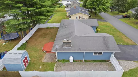 View/Area - 7 Champlain Ave, Lewiston, ME 04240 photo 2 of 15