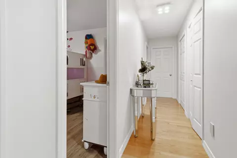 Entry Way - 7 Champlain Ave, Lewiston, ME 04240 photo 2 of 2