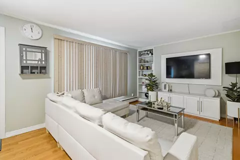 Living - 7 Champlain Ave, Lewiston, ME 04240 photo 2 of 6