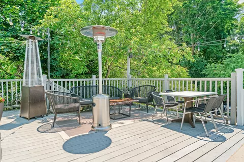 Exterior - 30 Shore Rd, Ogunquit, ME 03907 photo 4 of 8