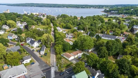 93 Main St, Rockland, ME 04841