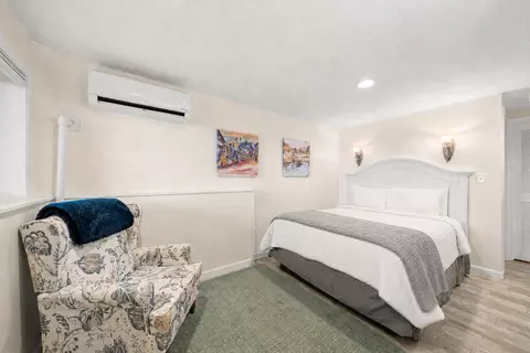 Bedroom - 113 Perkins Cove Rd, Ogunquit, ME 03907 photo 4 of 5