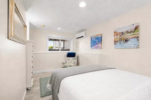 Bedroom - 113 Perkins Cove Rd, Ogunquit, ME 03907 photo 5 of 5