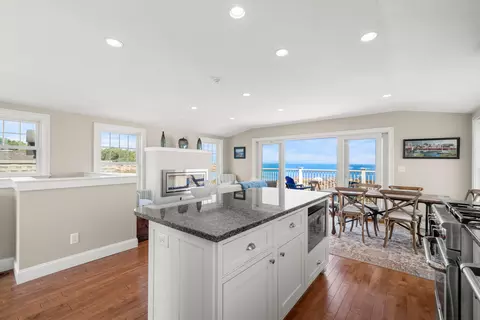Kitchen - 115 Perkins Cove Rd, Ogunquit, ME 03907 photo 6 of 9