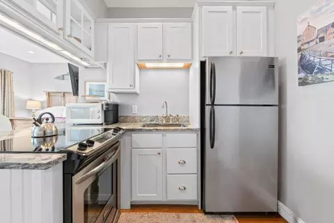 Kitchen - 115 Perkins Cove Rd, Ogunquit, ME 03907 photo 8 of 9