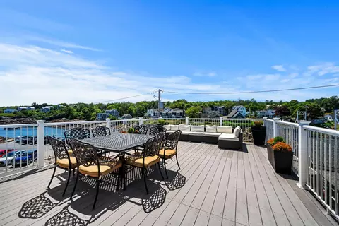 Exterior - 115 Perkins Cove Rd, Ogunquit, ME 03907 photo 3 of 7