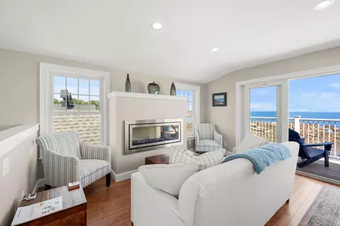 Living - 115 Perkins Cove Rd, Ogunquit, ME 03907 photo 5 of 7