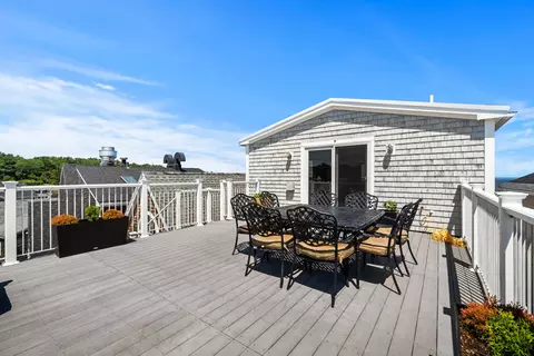 Exterior - 115 Perkins Cove Rd, Ogunquit, ME 03907 photo 2 of 7