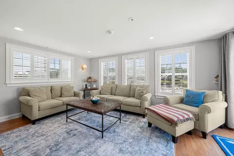 Living - 115 Perkins Cove Rd, Ogunquit, ME 03907 photo 2 of 7