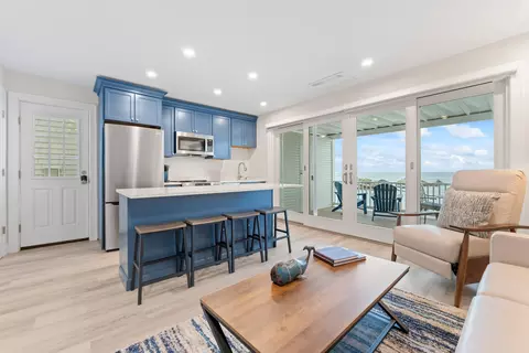 Kitchen - 117 Perkins Cove Rd, Ogunquit, ME 03907 photo 5 of 10