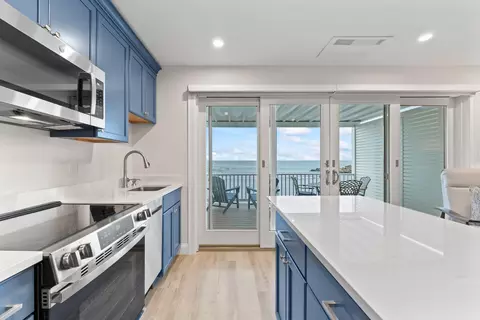 Kitchen - 117 Perkins Cove Rd, Ogunquit, ME 03907 photo 3 of 10