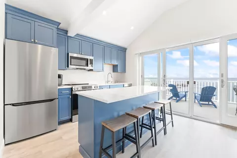 Kitchen - 117 Perkins Cove Rd, Ogunquit, ME 03907 photo 8 of 10
