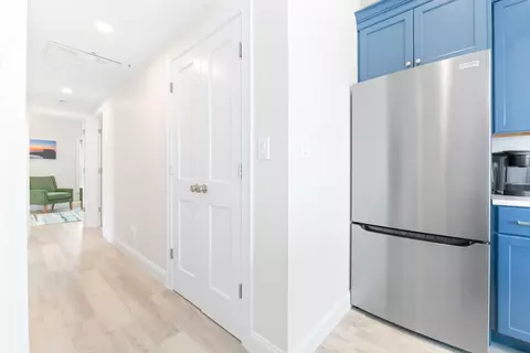 Entry Way - 117 Perkins Cove Rd, Ogunquit, ME 03907 photo 3 of 4