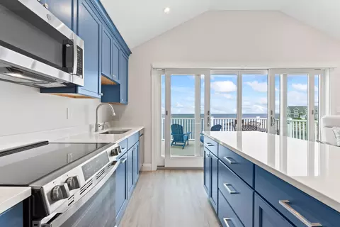 Kitchen - 117 Perkins Cove Rd, Ogunquit, ME 03907 photo 9 of 10