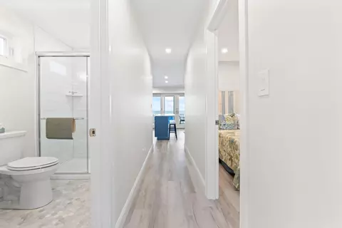 Entry Way - 117 Perkins Cove Rd, Ogunquit, ME 03907 photo 2 of 4