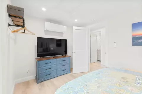 Bedroom - 117 Perkins Cove Rd, Ogunquit, ME 03907 photo 6 of 8