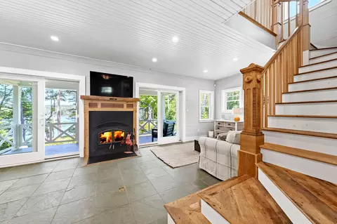 Living - 32 Ocean Ridge Rd, Cushing, ME 04563 photo 4 of 4